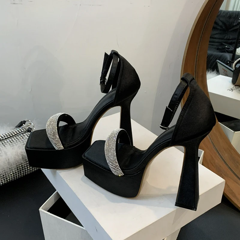 Eilyken Fashion CRYSTAL Buckle - đánh giá và giá Street Fashion Shoes